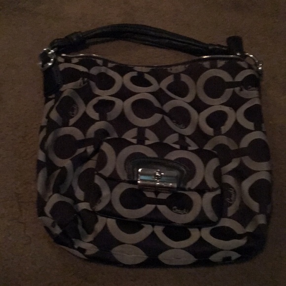 Coach Handbags - Coach shoulder bag no long strap.